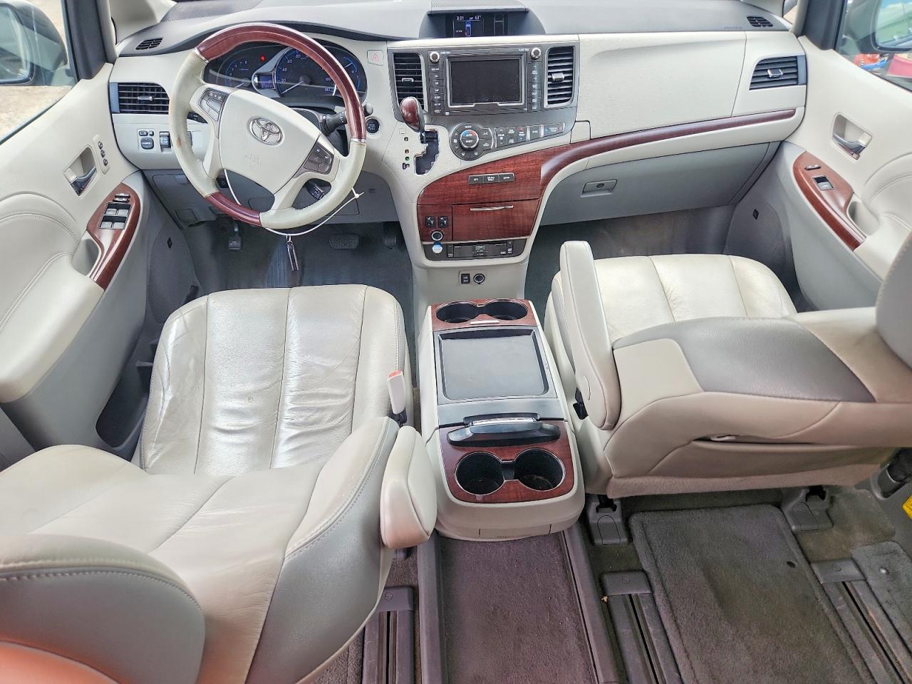 Toyota Sienna Xle 7-passenger