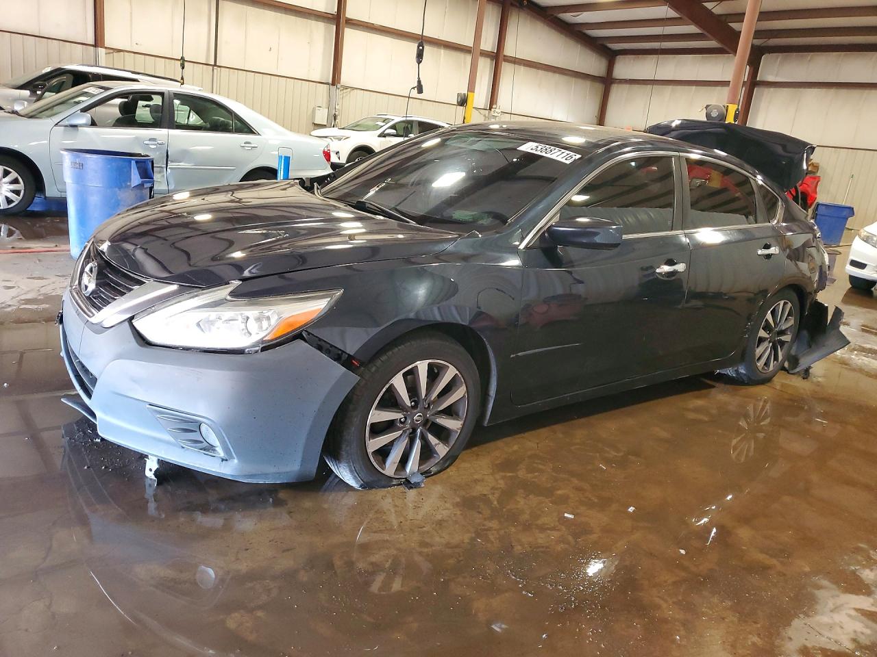 Salvage Nissan Altima Image
