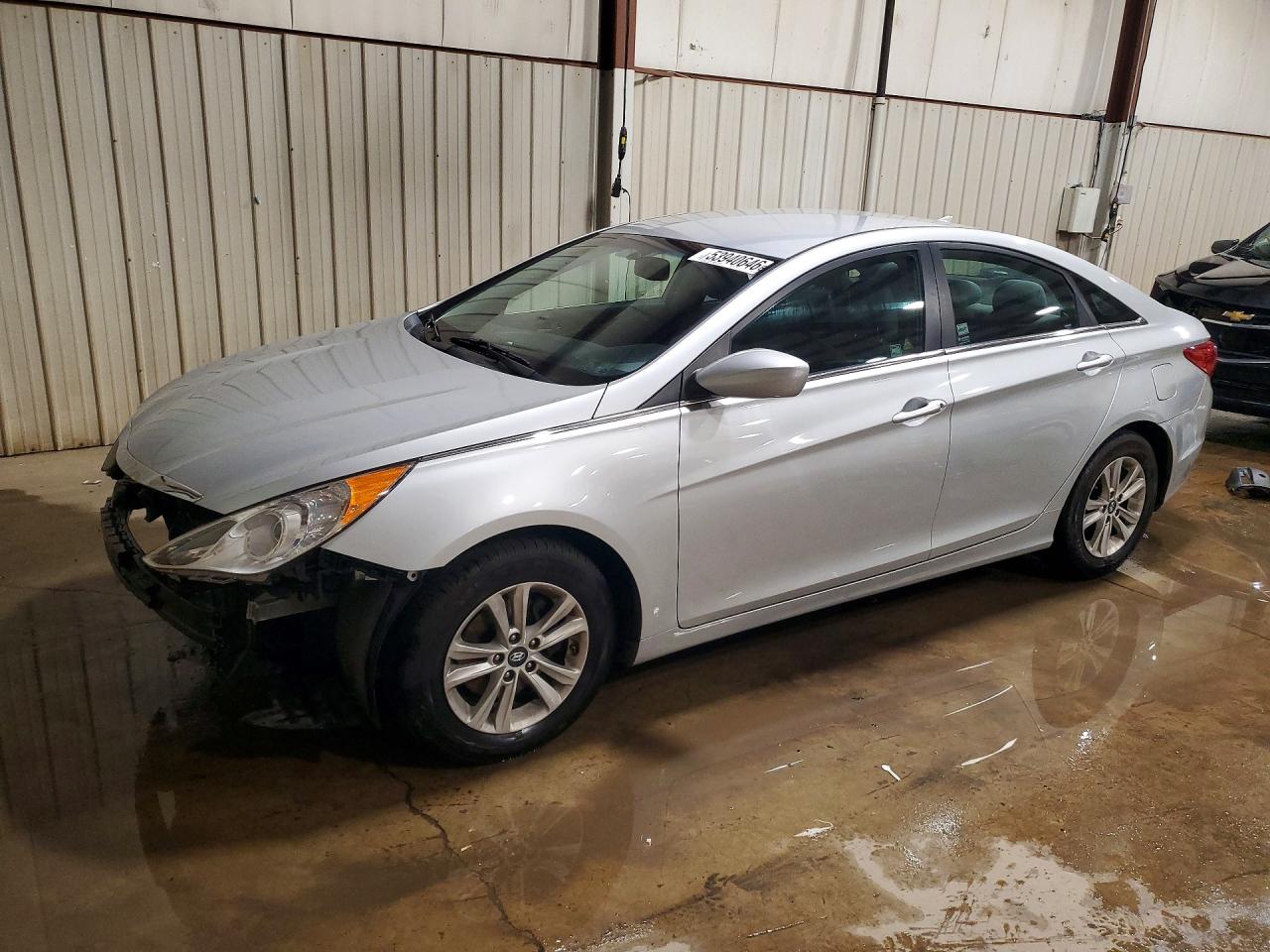 Salvage Hyundai SONATA Image