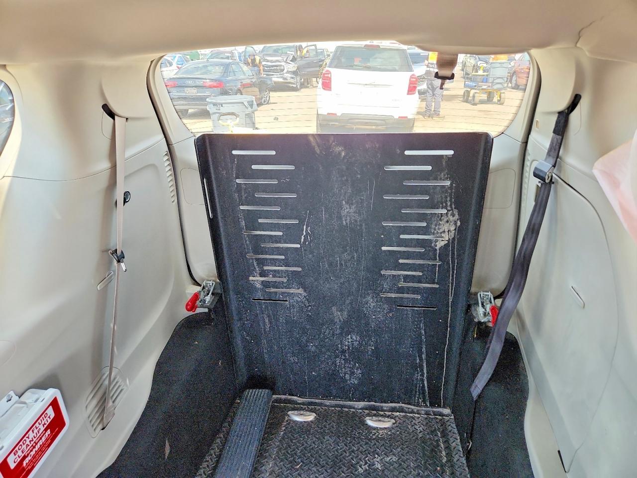 Chrysler Minivan Lx