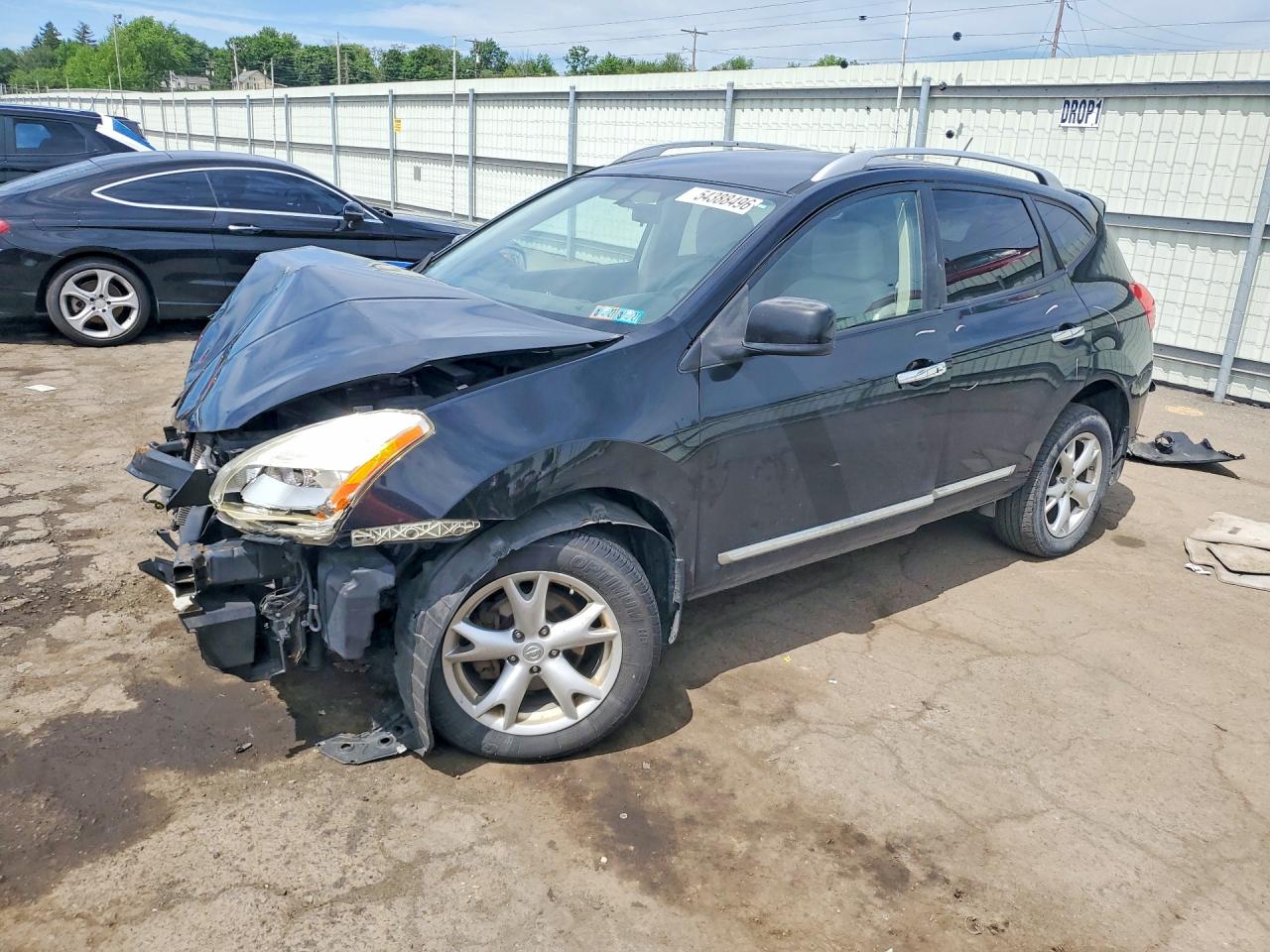 Salvage Nissan Rogue Image