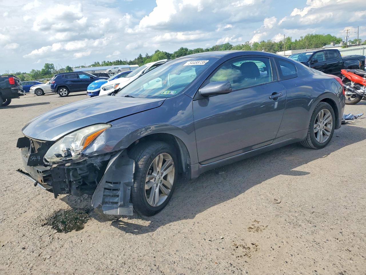 Salvage Nissan Altima Image