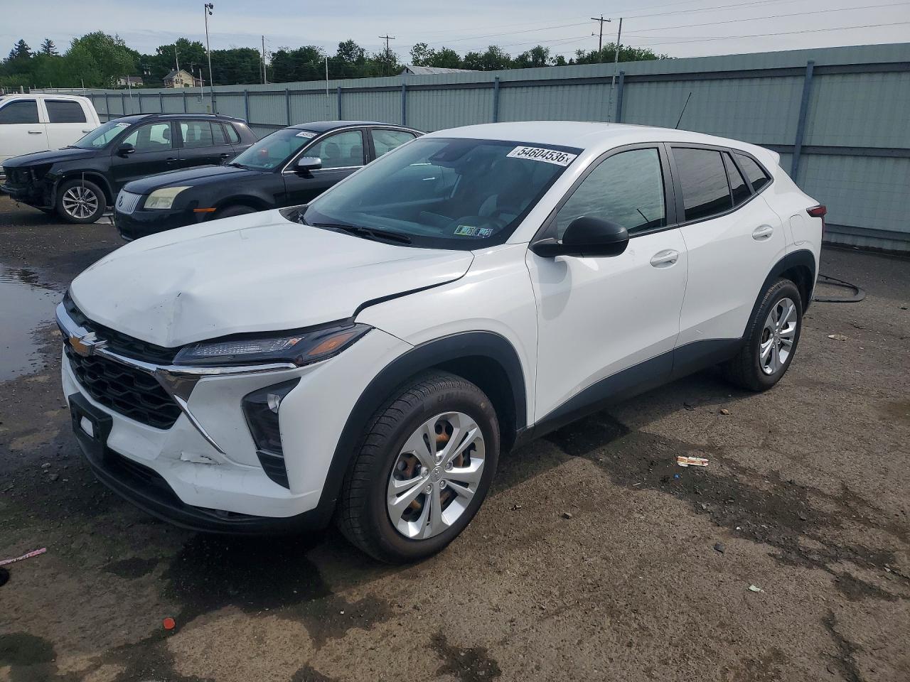 Salvage Chevrolet Trax Image