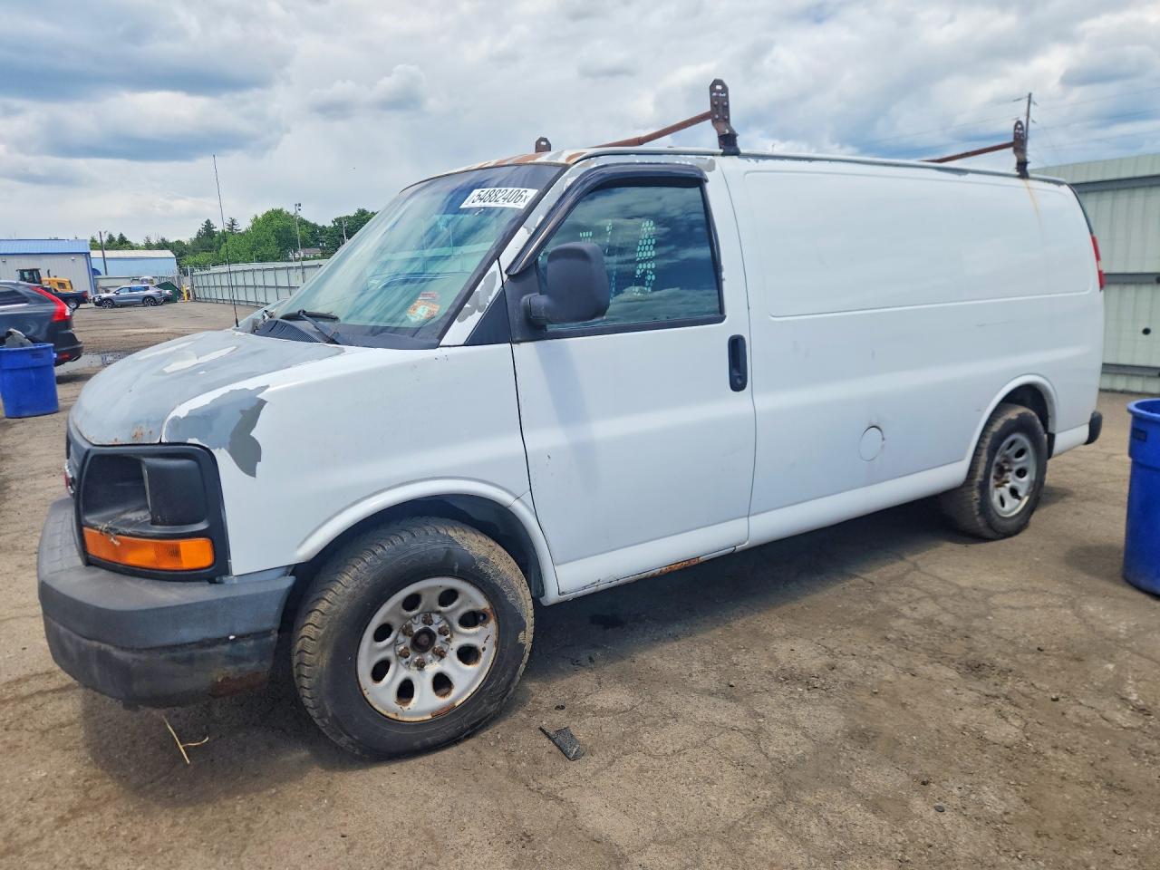 Salvage GMC Savana Image