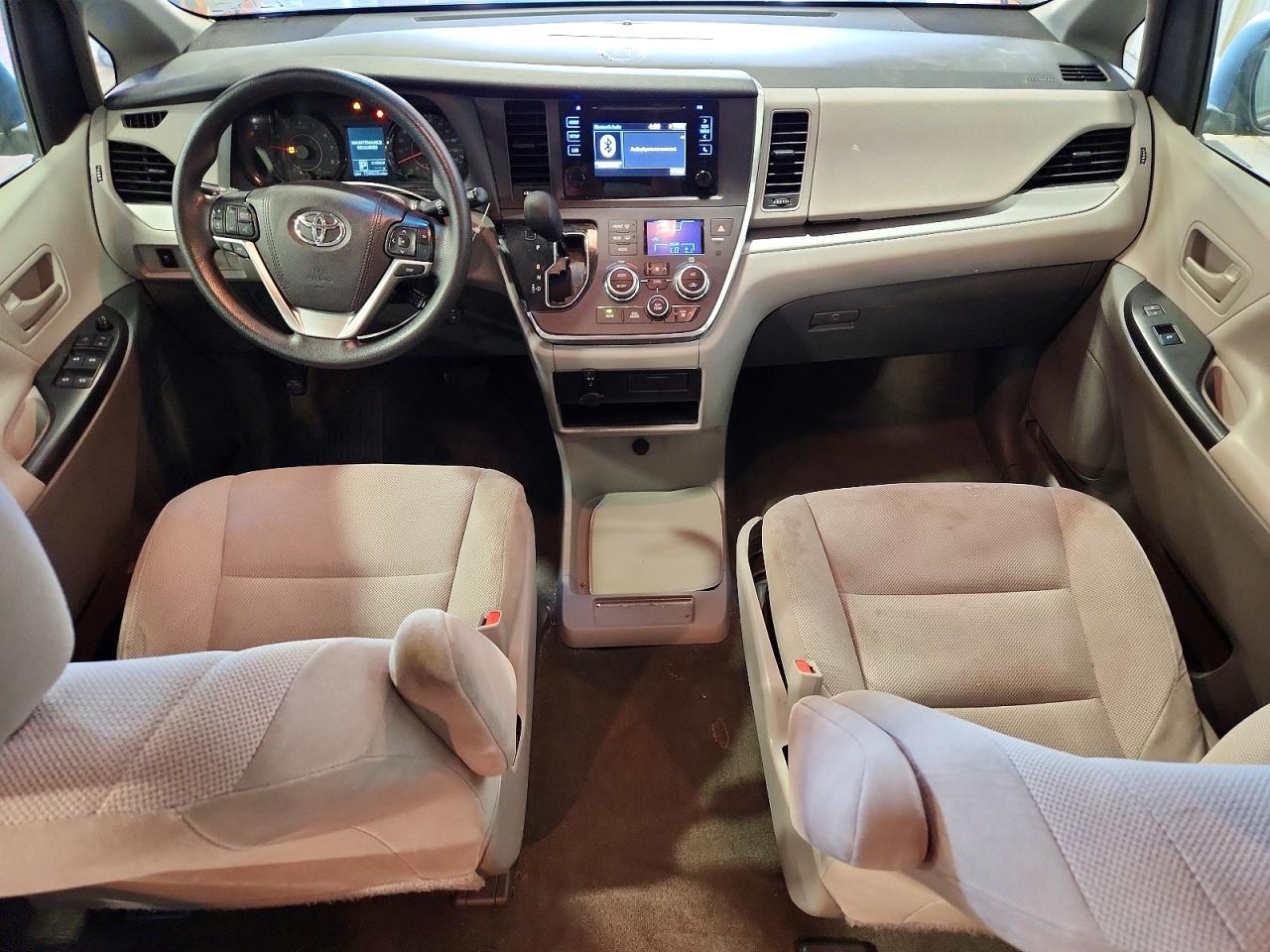 Toyota Sienna L 7-passenger