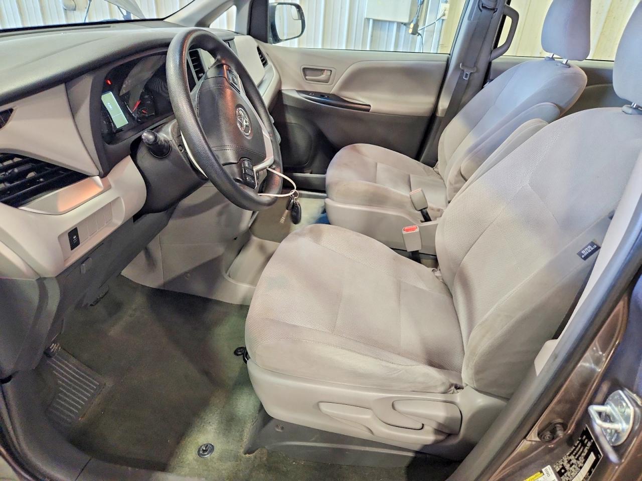 Toyota Sienna L 7-passenger