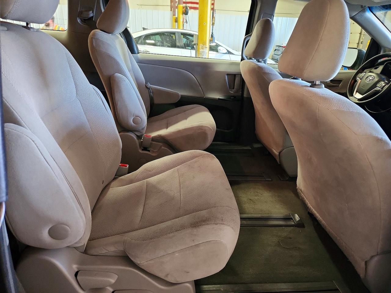Toyota Sienna L 7-passenger