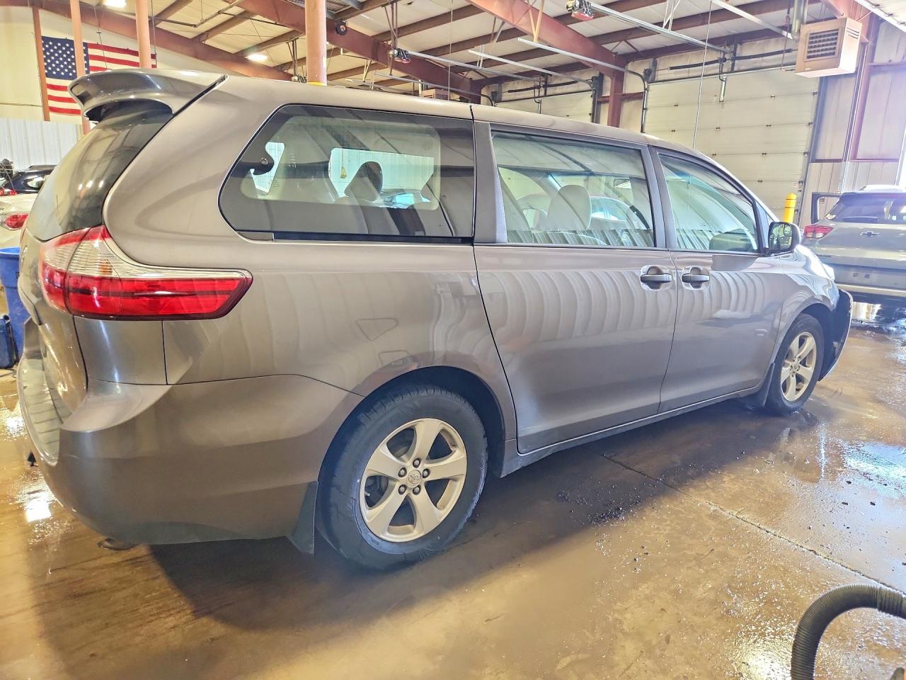 Toyota Sienna L 7-passenger
