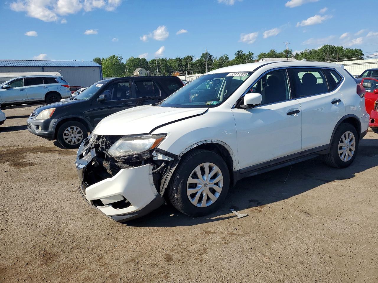 Salvage Nissan Rogue Image
