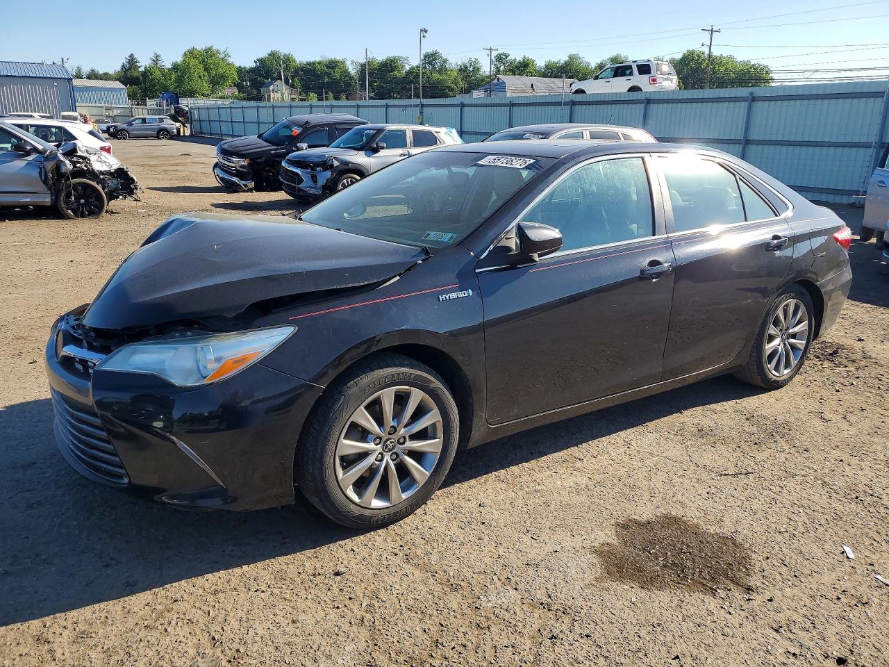 Salvage Toyota Camry Image