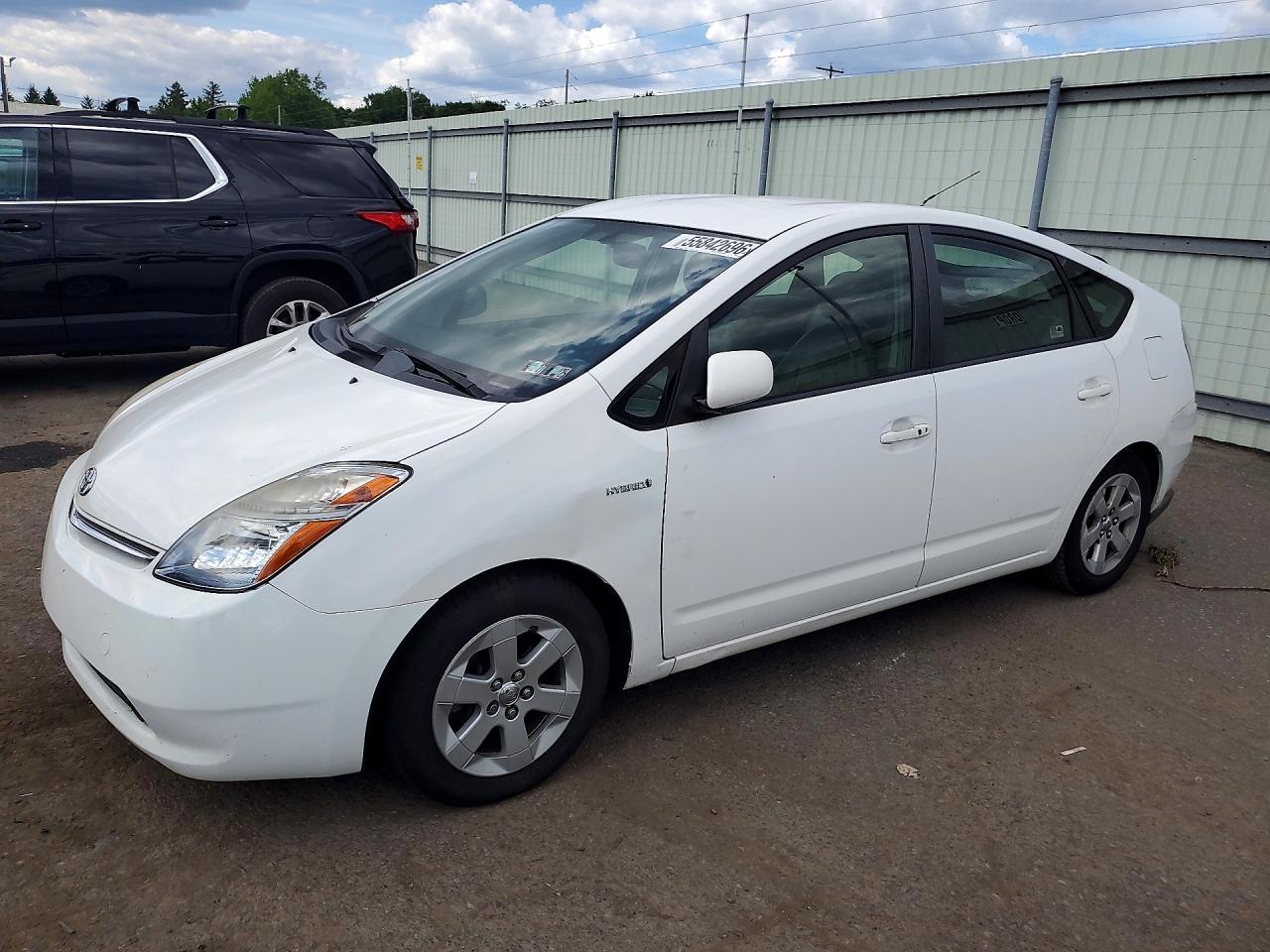 Salvage Toyota Prius Image