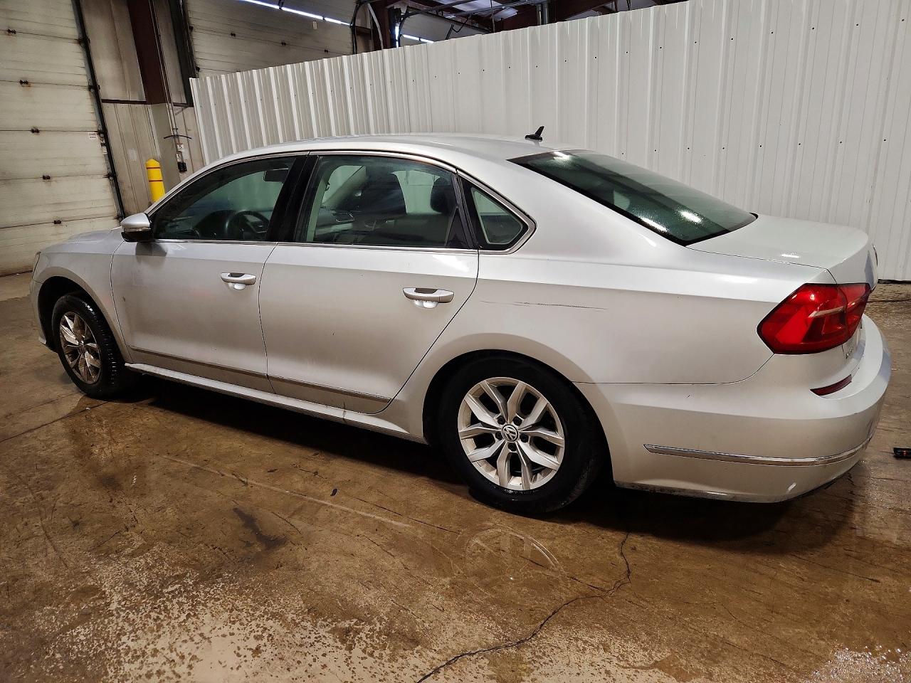 Volkswagen Passat S