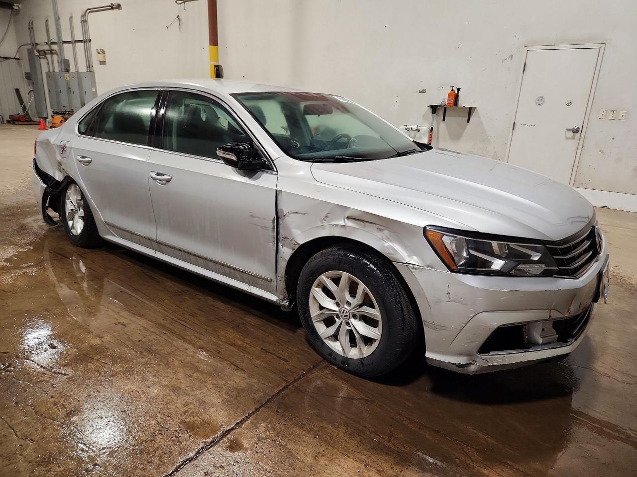 Volkswagen Passat S