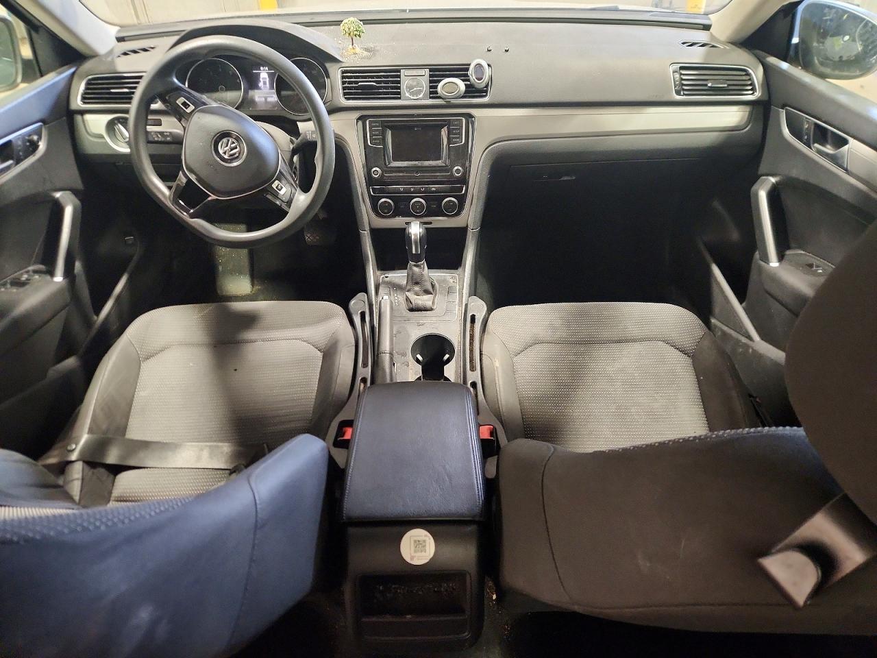 Volkswagen Passat S