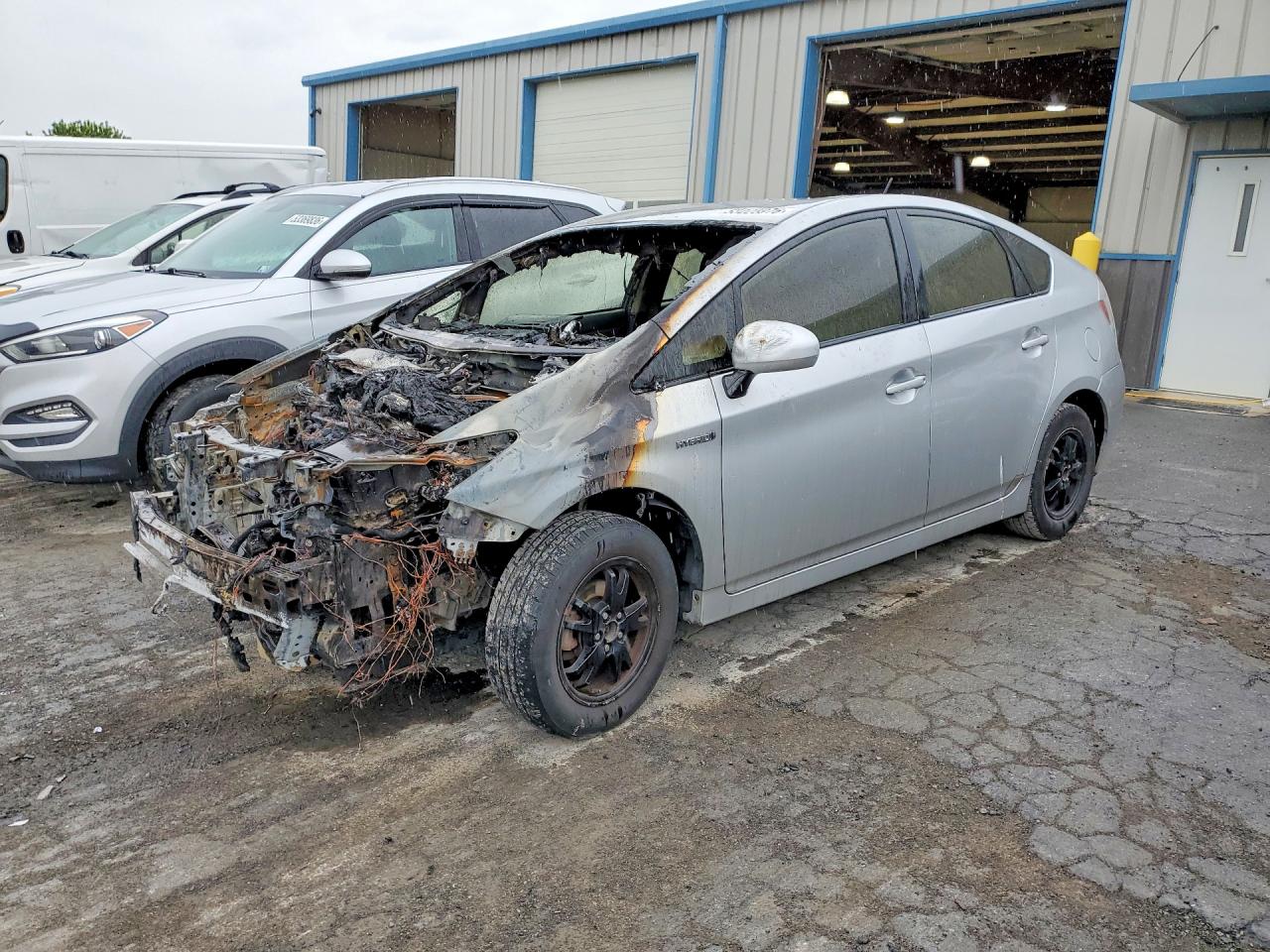 Salvage Toyota Prius Image