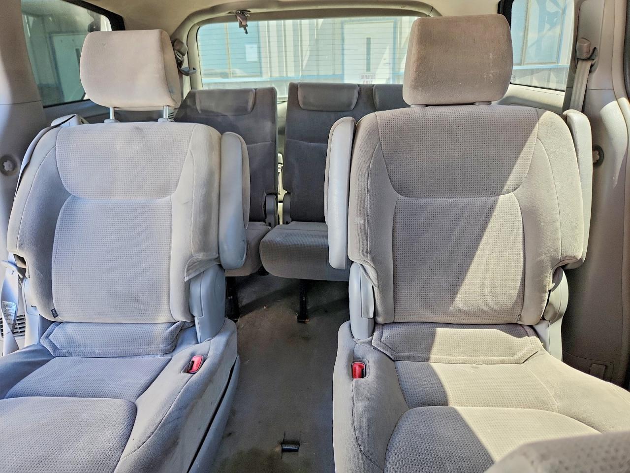 Toyota Sienna Le 7 Passenger