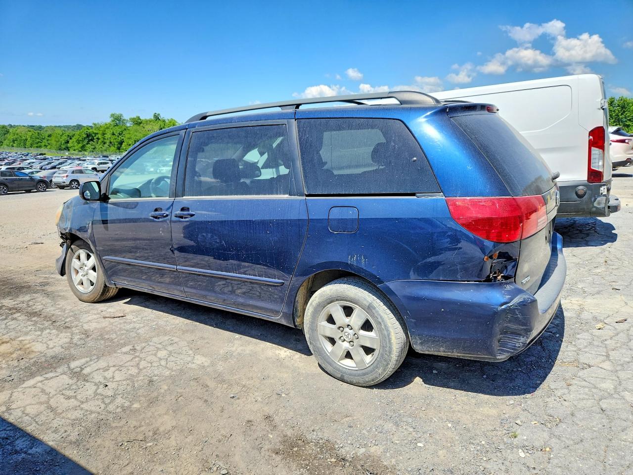 Toyota Sienna Le 7 Passenger