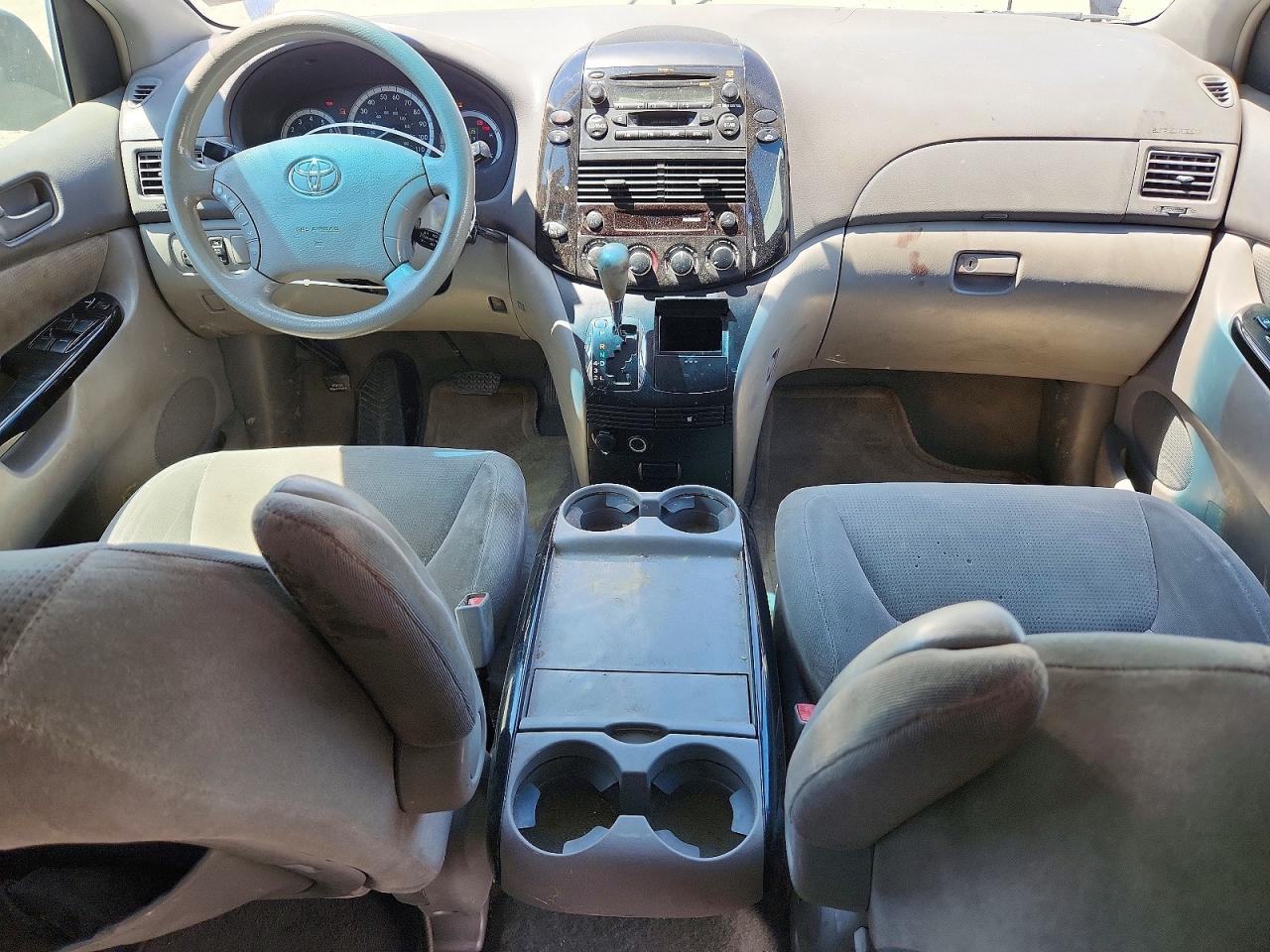 Toyota Sienna Le 7 Passenger