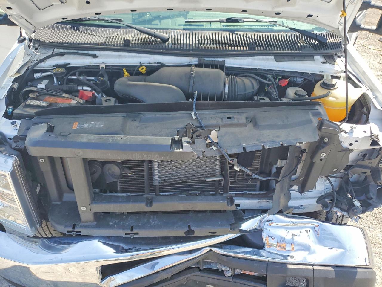 Ford Econoline E350 Super Duty Cutaway Van
