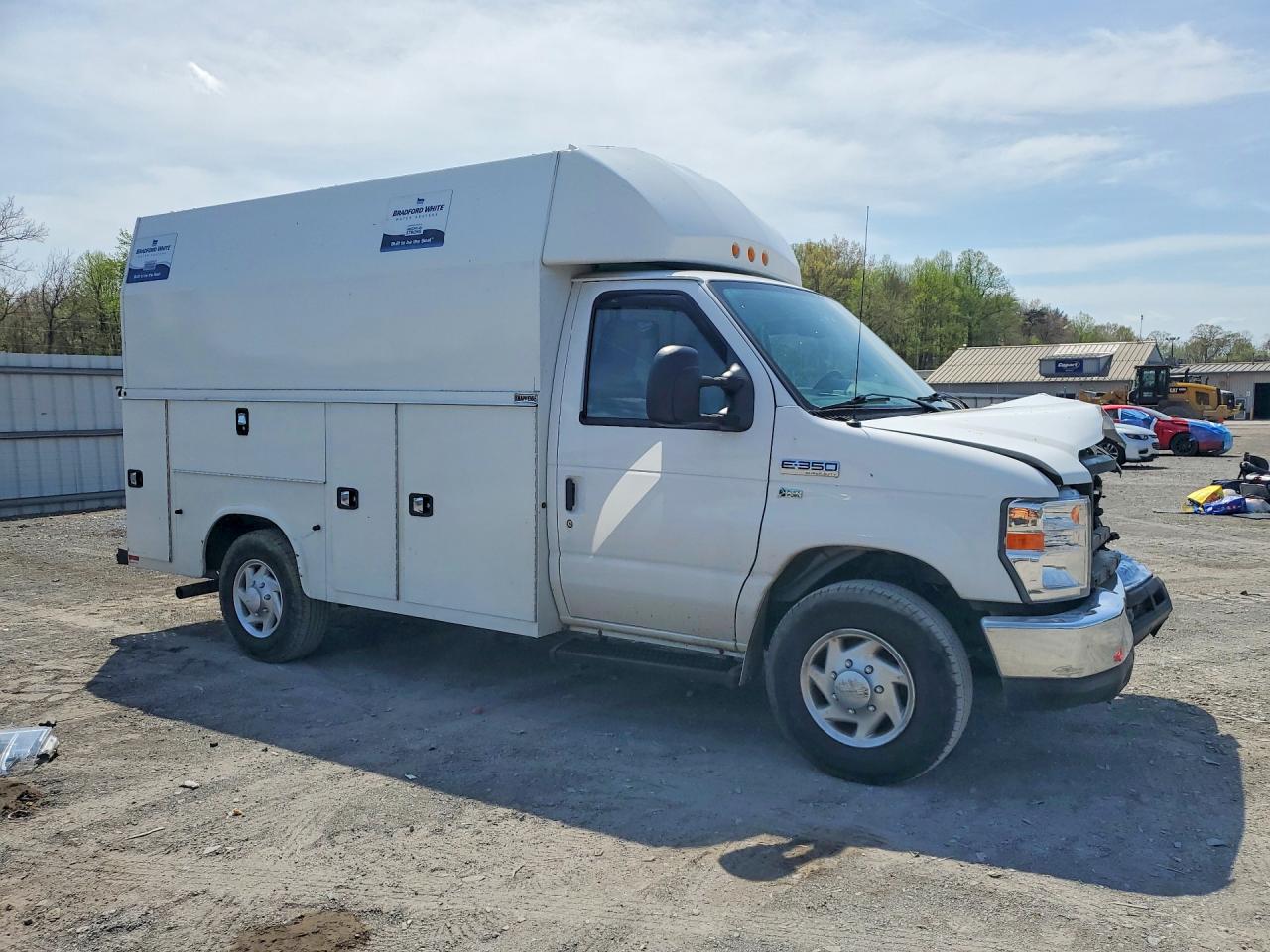 Ford Econoline E350 Super Duty Cutaway Van