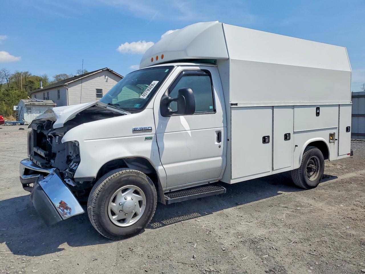 Salvage Ford Econoline Image