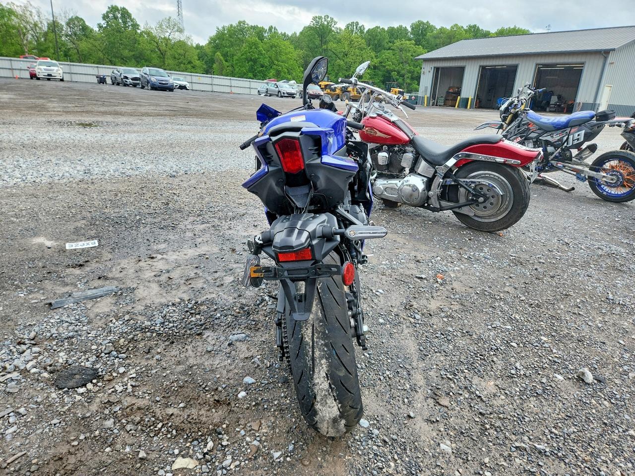 Yamaha Yzf890
