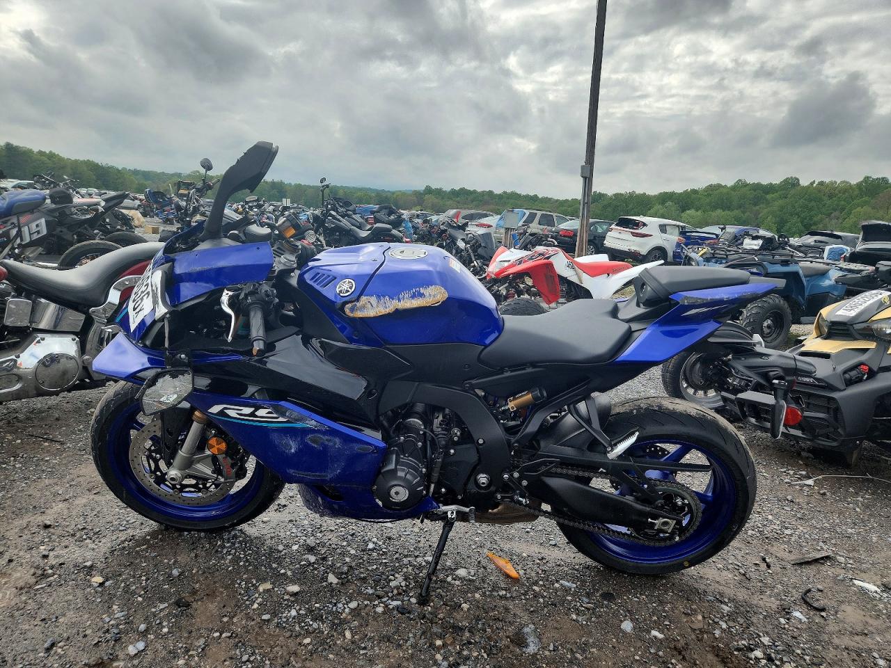 Yamaha Yzf890