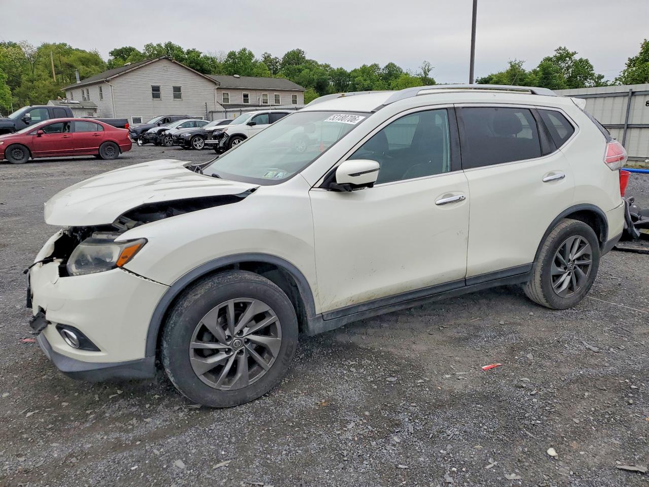 Salvage Nissan Rogue Image