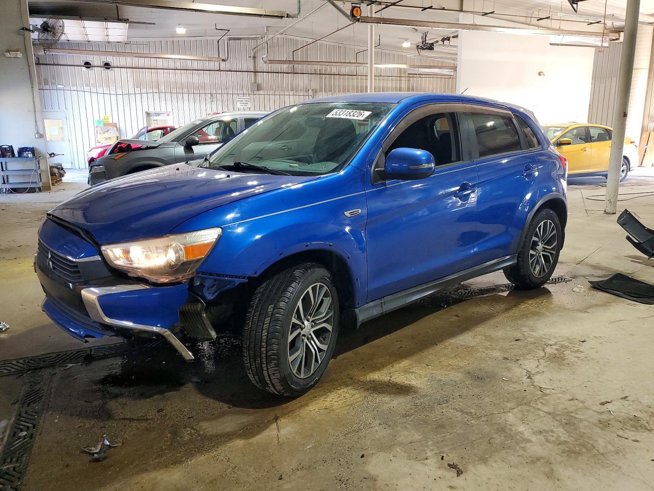 Salvage Mitsubishi Outlander Image