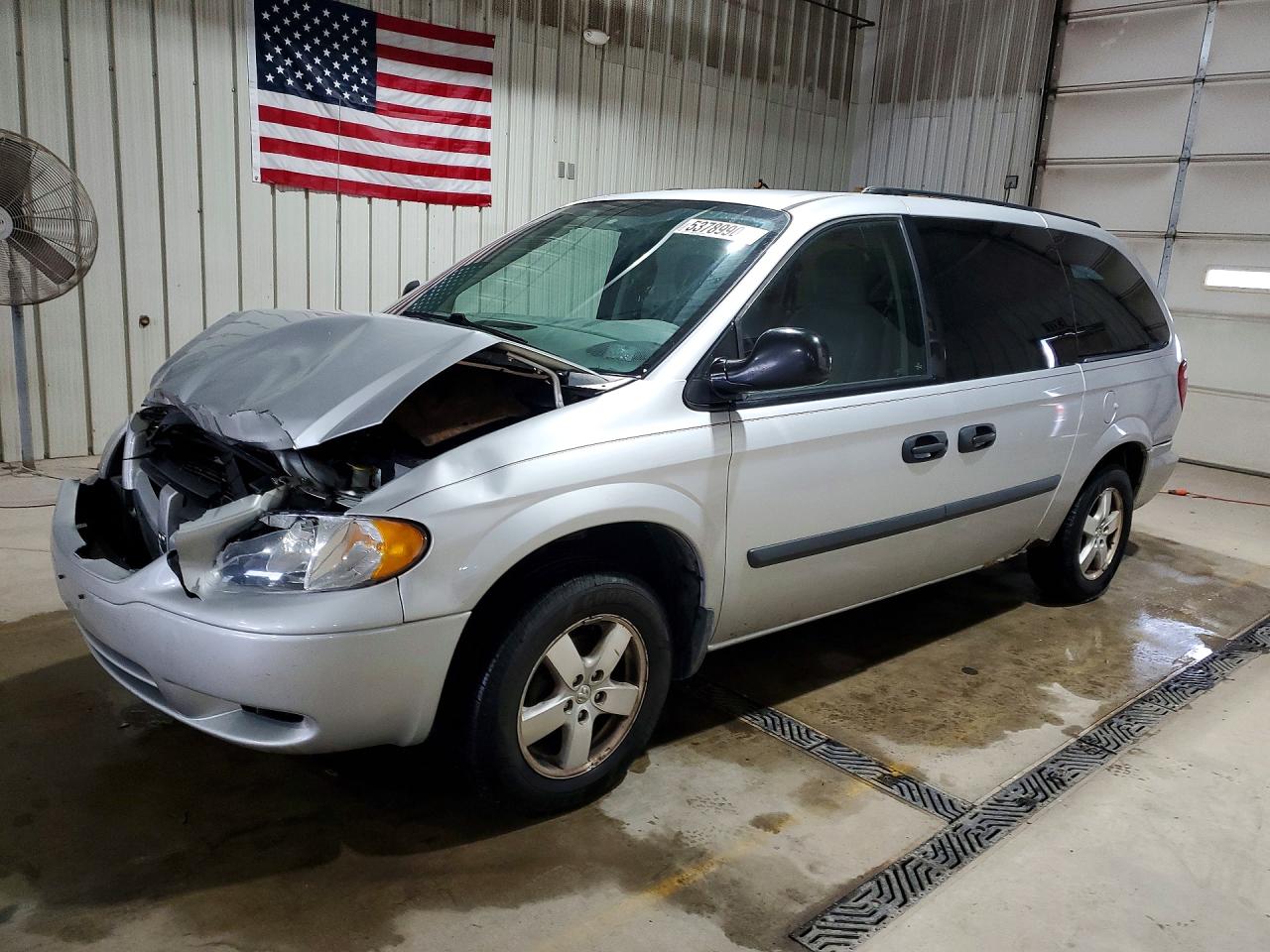 Salvage Dodge Caravan Image