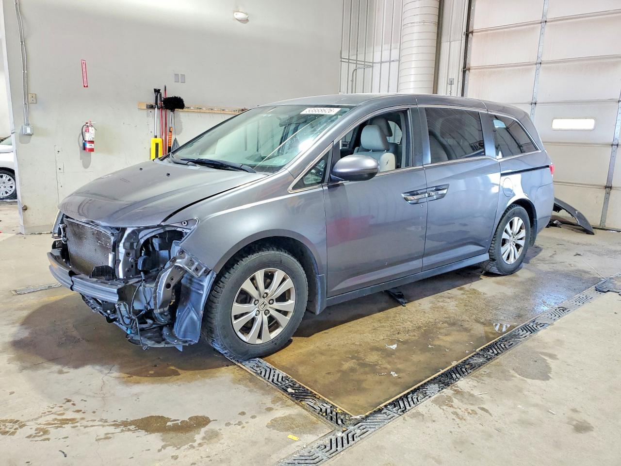 Salvage Honda Odyssey Image