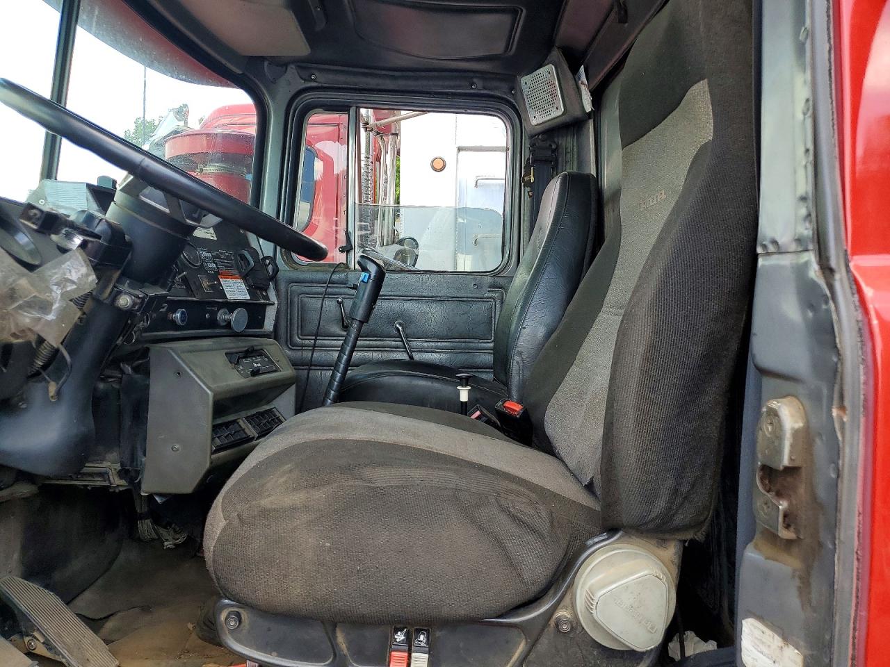 Mack Rd600