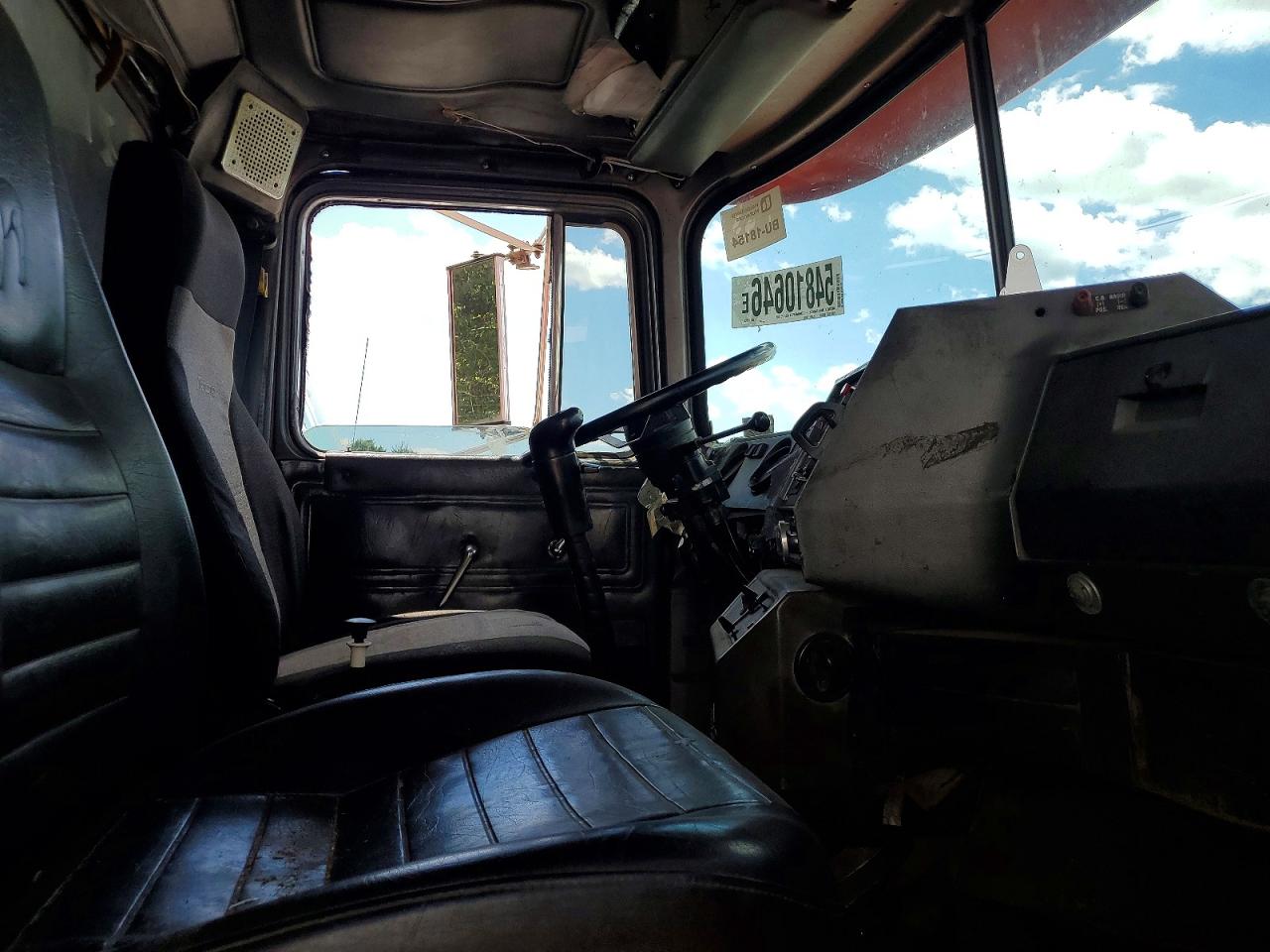 Mack Rd600