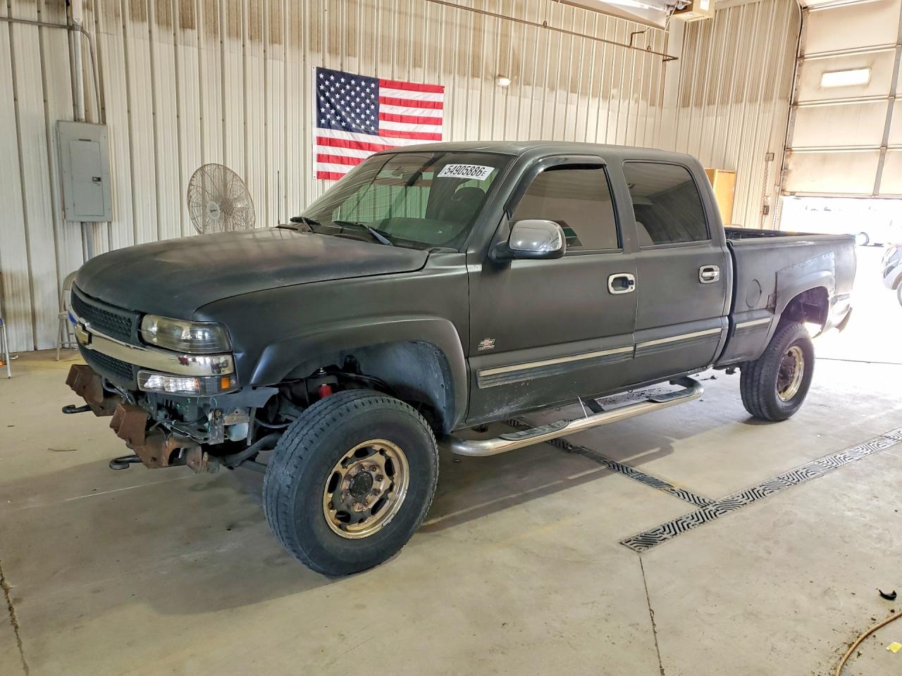 Salvage Chevrolet Silverado Image