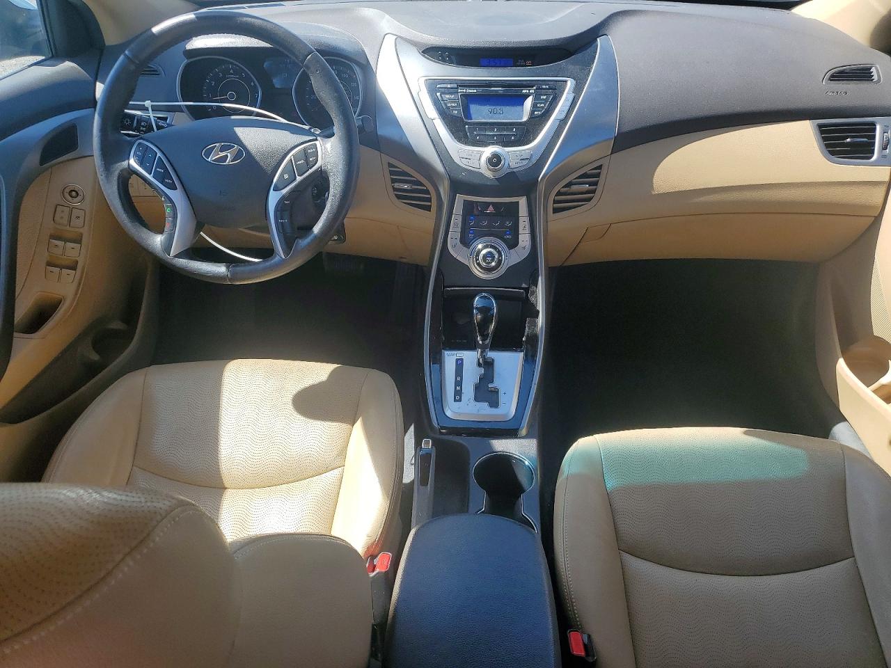 Hyundai ELANTRA