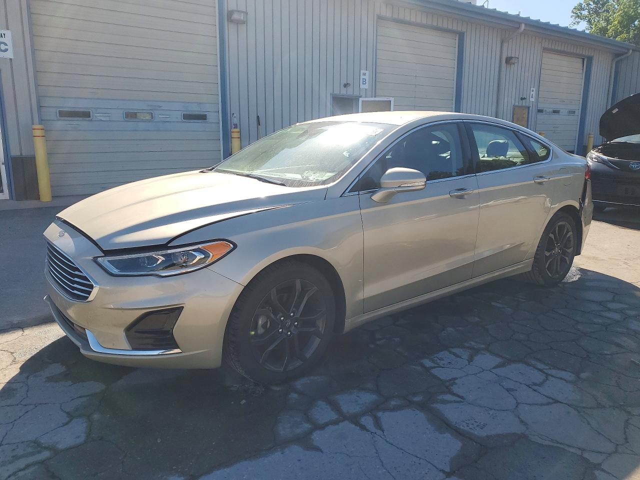 Salvage Ford Fusion Image