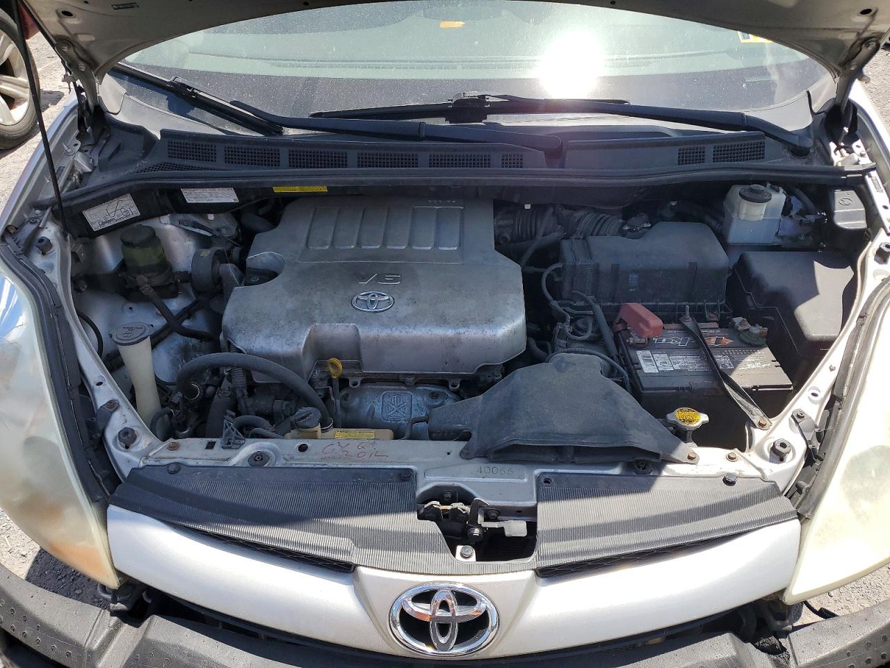 Toyota Sienna Le 7-passenger