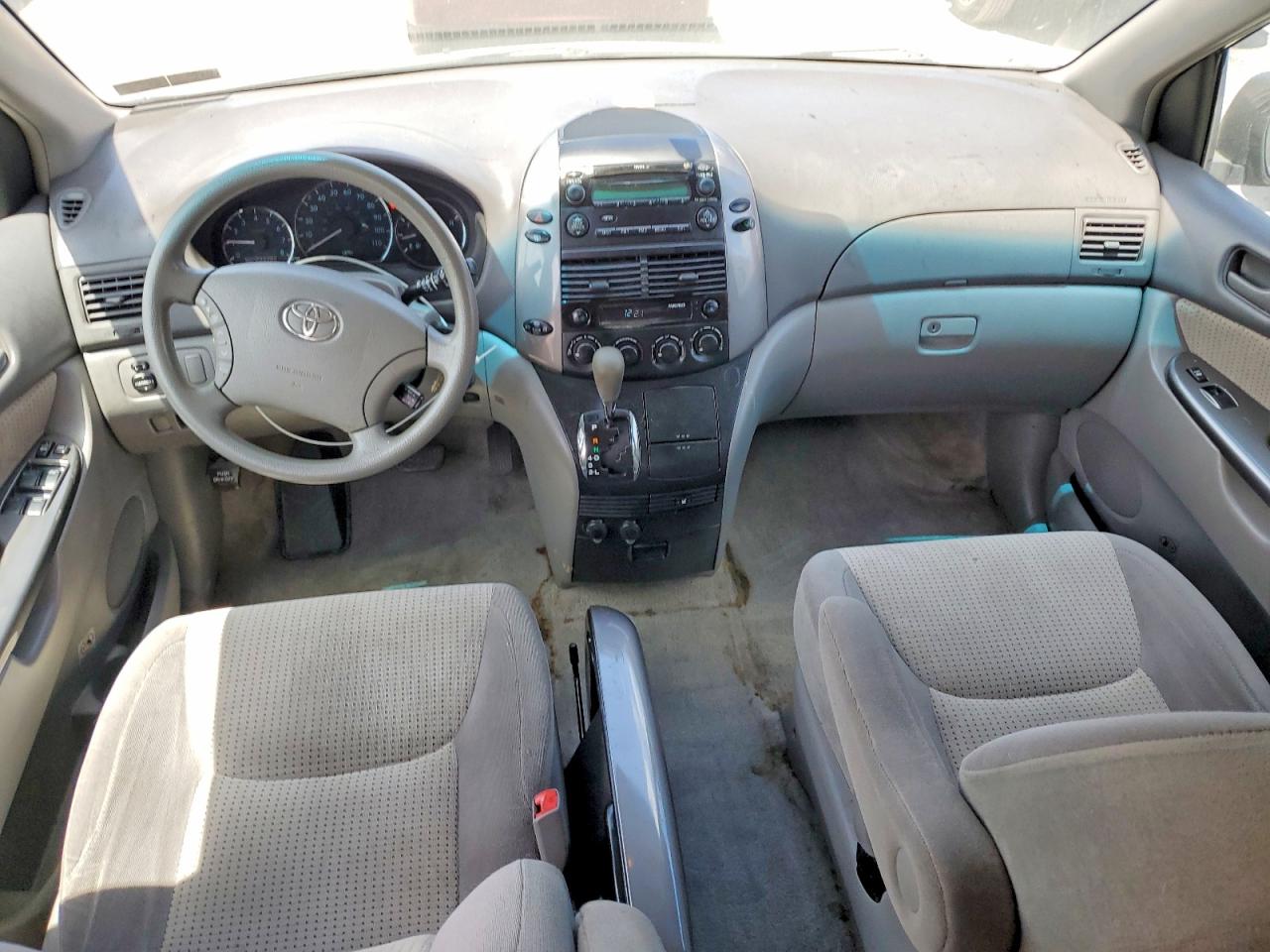 Toyota Sienna Le 7-passenger