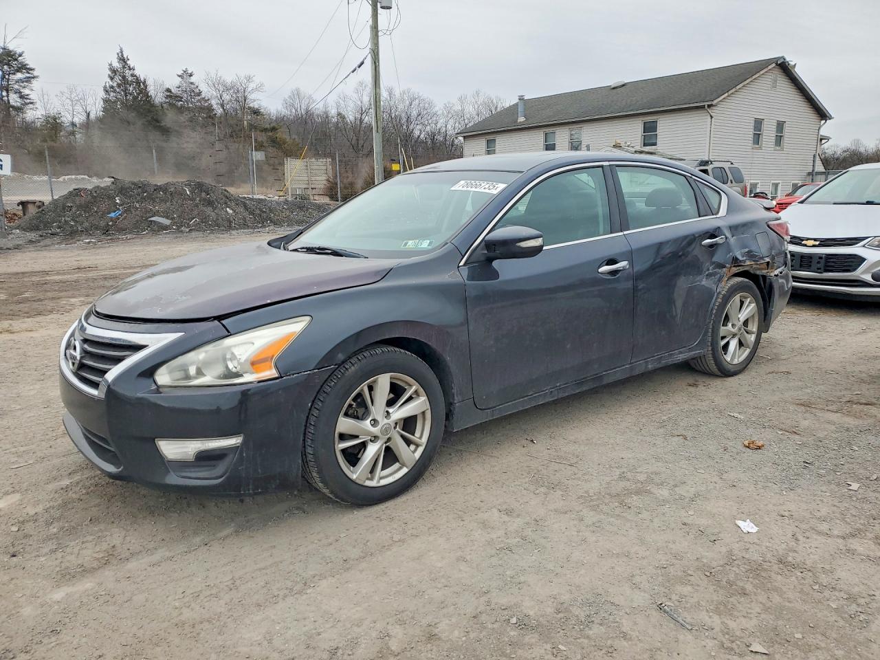Salvage Nissan Altima Image