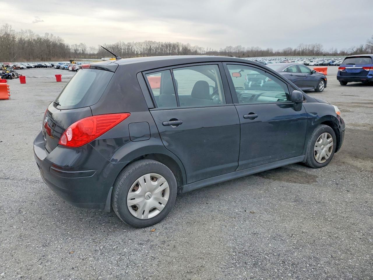 Nissan Versa 1.8 S