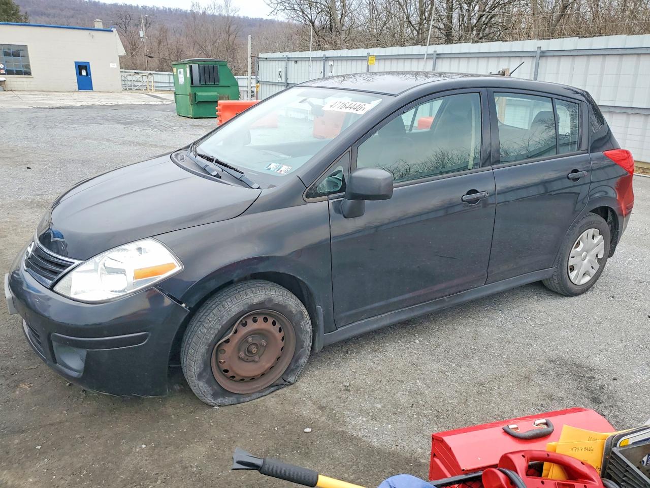 Salvage Nissan Versa Image