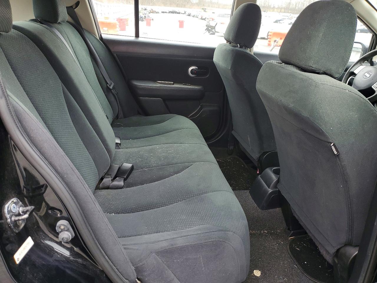 Nissan Versa 1.8 S