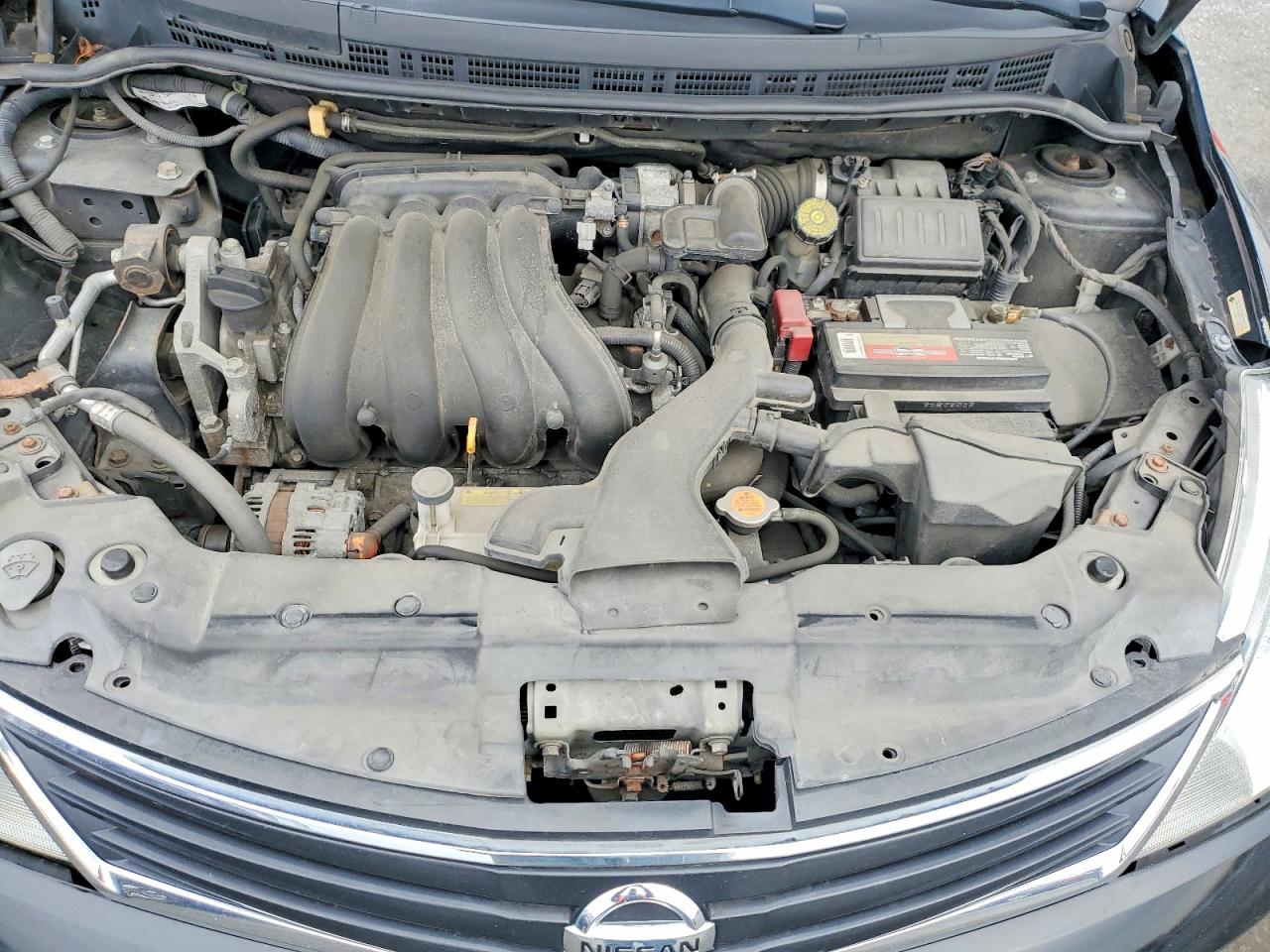 Nissan Versa 1.8 S