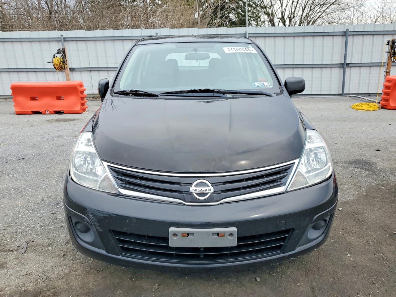 Nissan Versa 1.8 S