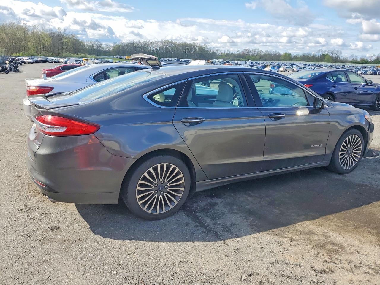 Ford Fusion Titanium Hev