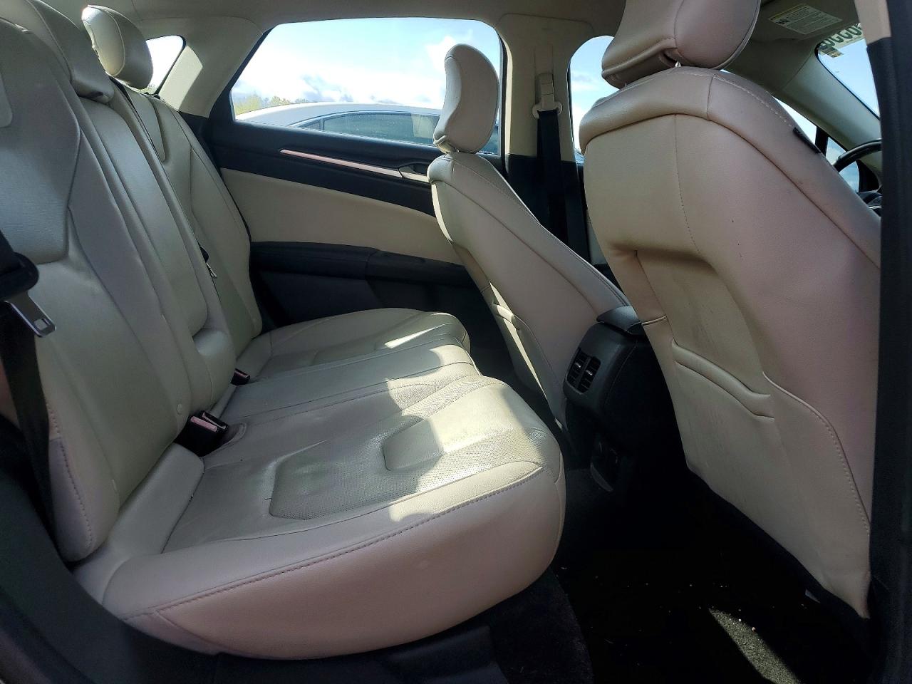 Ford Fusion Titanium Hev