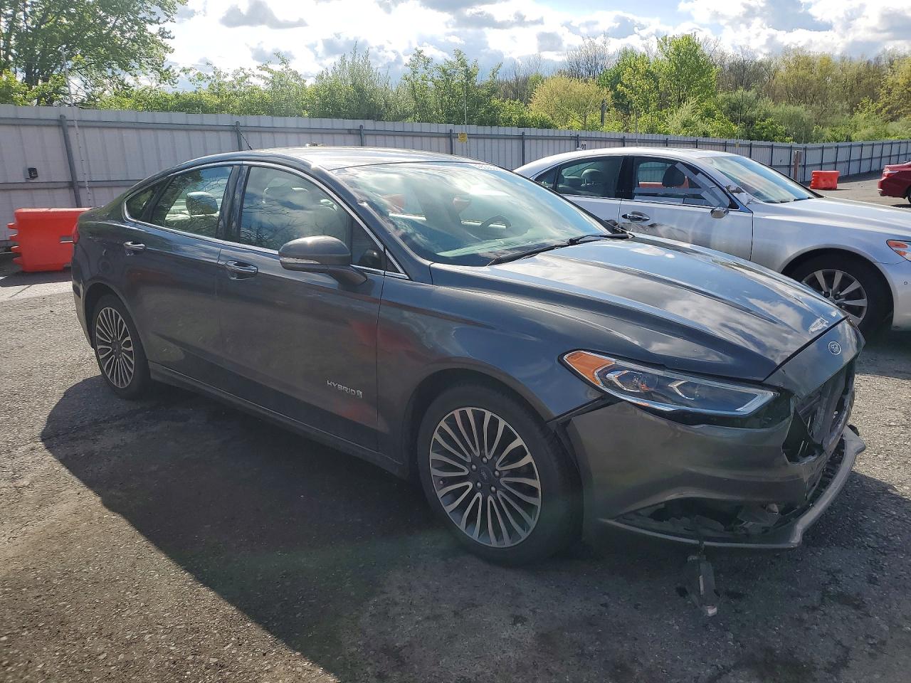Ford Fusion Titanium Hev