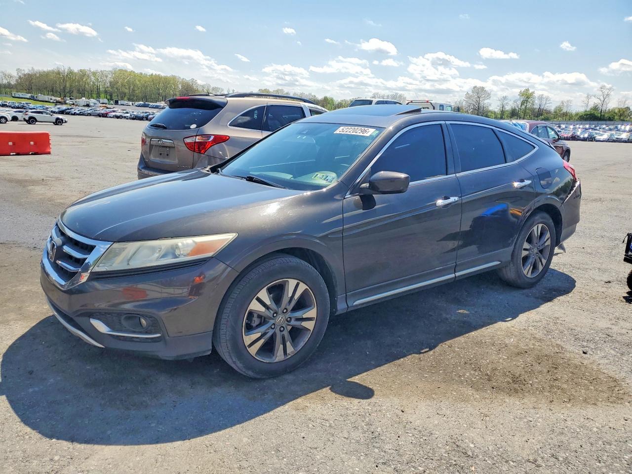 Salvage Honda Crosstour Image