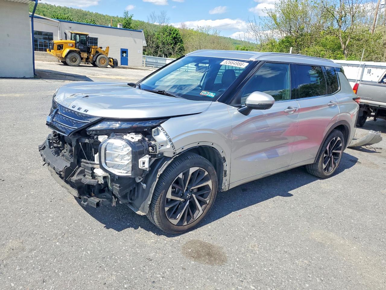 Salvage Mitsubishi Outlander Image