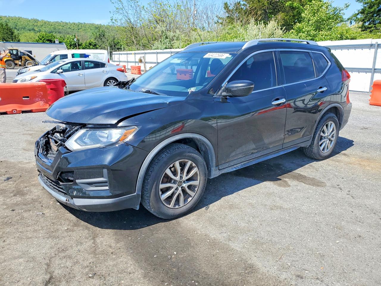 Salvage Nissan Rogue Image